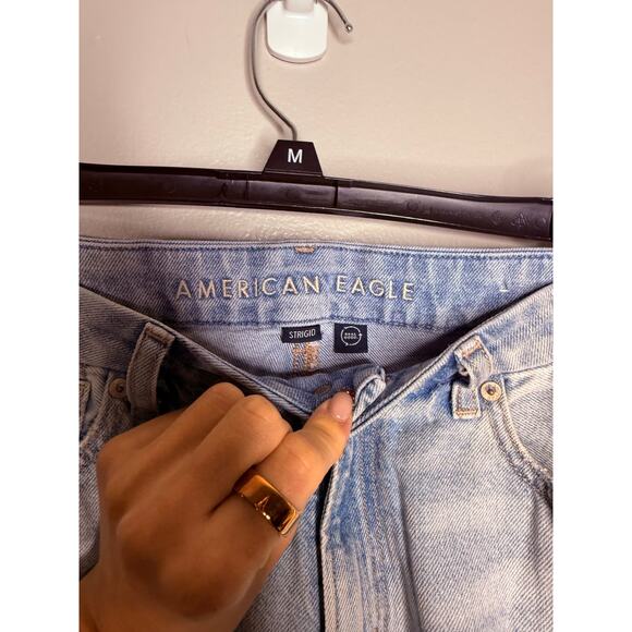 American Eagle Light Wash Curvy Mom Sigrid Distressed Womens Jeans Size 4 - Picture 8 of 8